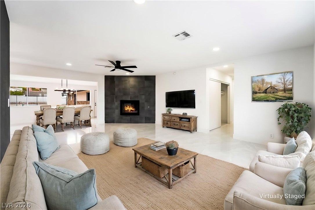 706 N Hollywood Boulevard
