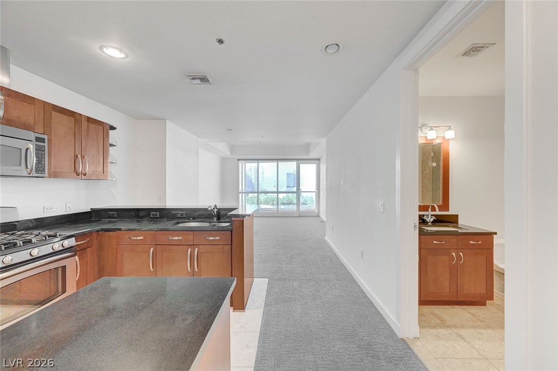 4575 DEAN MARTIN Drive 1203