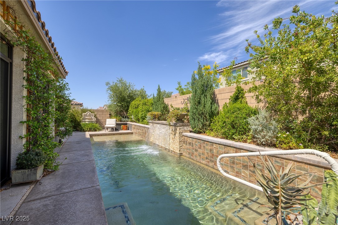 606 Cadence Vista Drive, Henderson, Nevada image 1