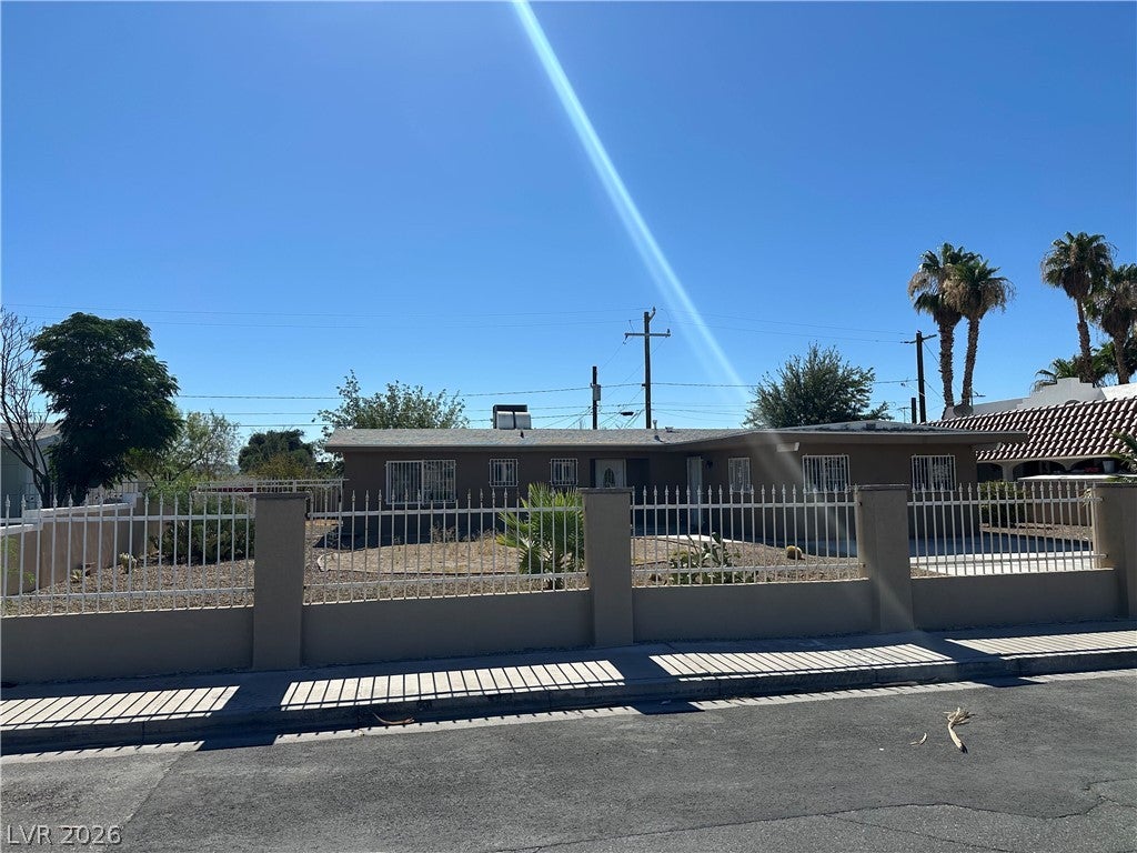 2876 Escuela Street
