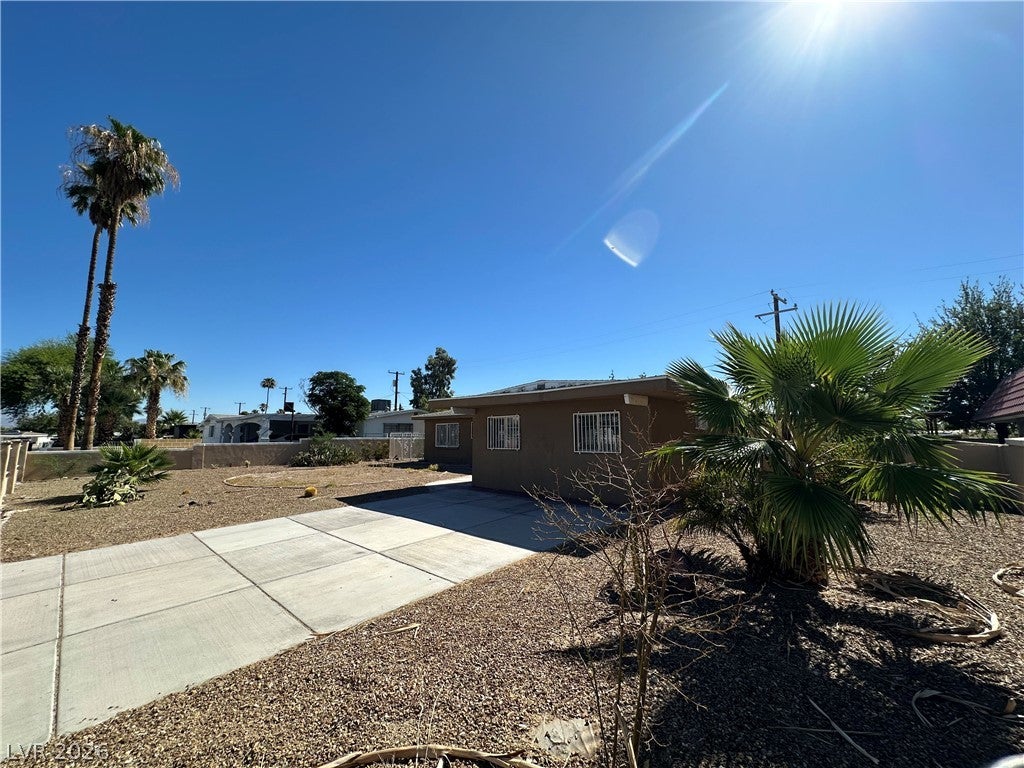 2876 Escuela Street