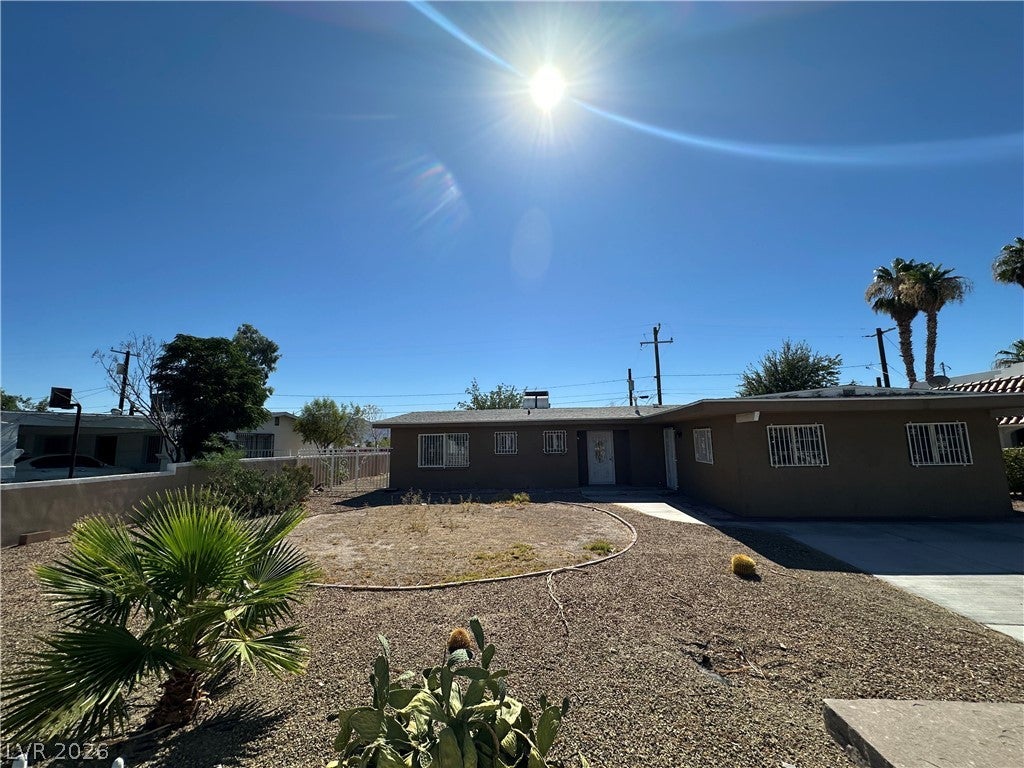 2876 Escuela Street