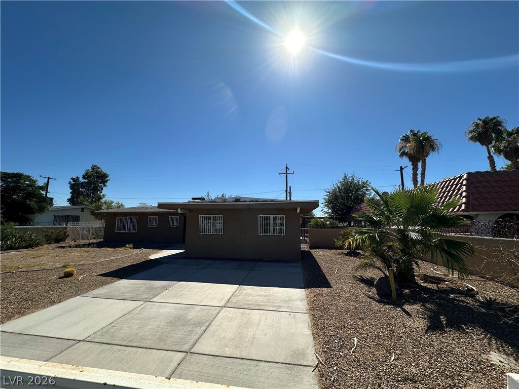 2876 Escuela Street