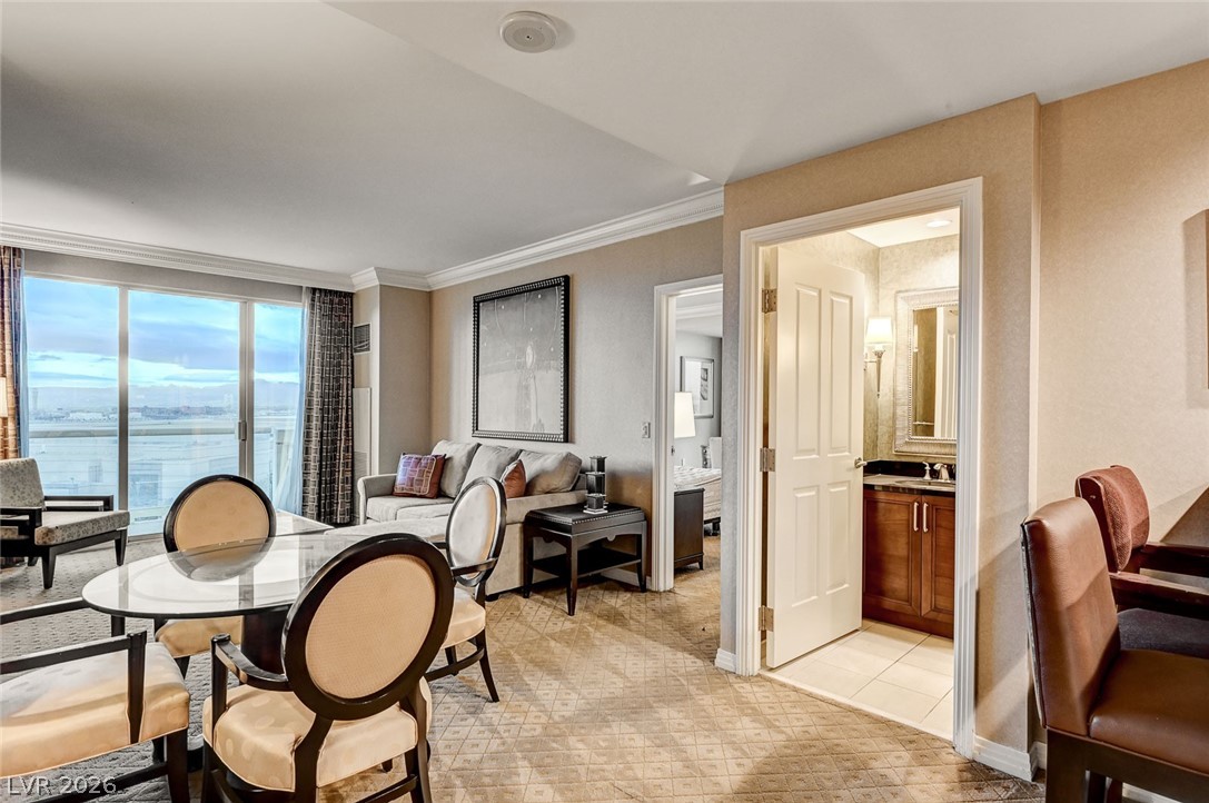 135 E Harmon Avenue 1002