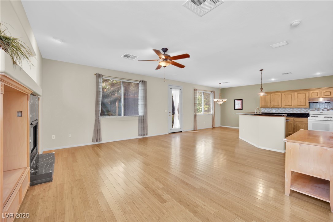 9261 Bearded Iris Avenue, Las Vegas, Nevada image 3