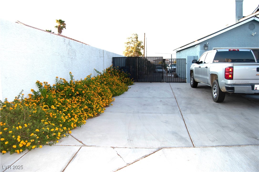 Properties 3 4702 Steeplechase Avenue