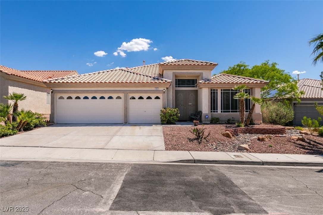 2587 Grizzly Park Court, Henderson, Nevada image 2