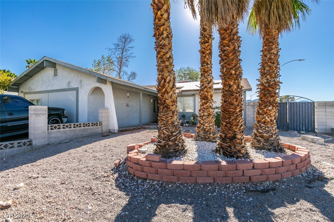 1816 N Torrey Pines Drive