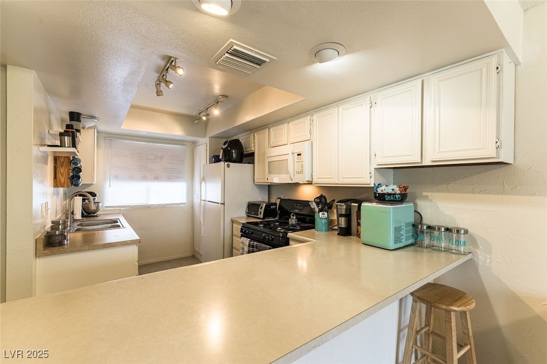 555 Rene Lane, Henderson, Nevada image 11
