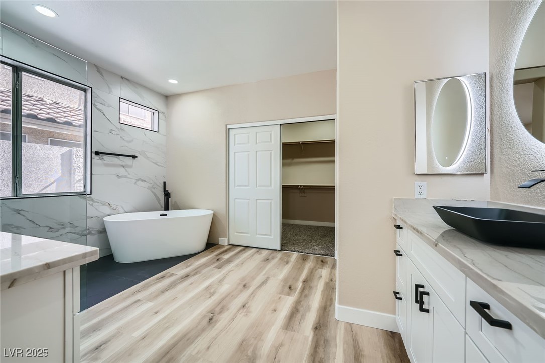 Las Vegas, Nevada 89147, United States, 4 Bedrooms Bedrooms, ,4 BathroomsBathrooms,Residential,Active,236232