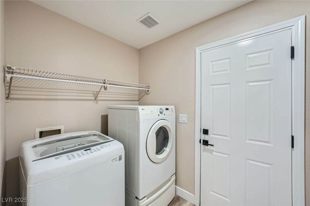 Las Vegas, Nevada 89147, United States, 4 Bedrooms Bedrooms, ,4 BathroomsBathrooms,Residential,Active,236232