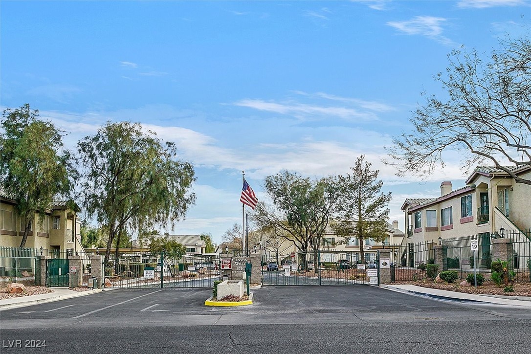 Las Vegas, Nevada 89122, United States, 2 Bedrooms Bedrooms, ,2 BathroomsBathrooms,Residential,Active,40875