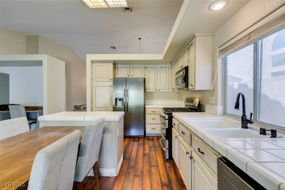 1824 Dawn Ridge Avenue, Henderson, Nevada image 10