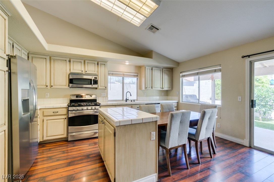 1824 Dawn Ridge Avenue, Henderson, Nevada image 8