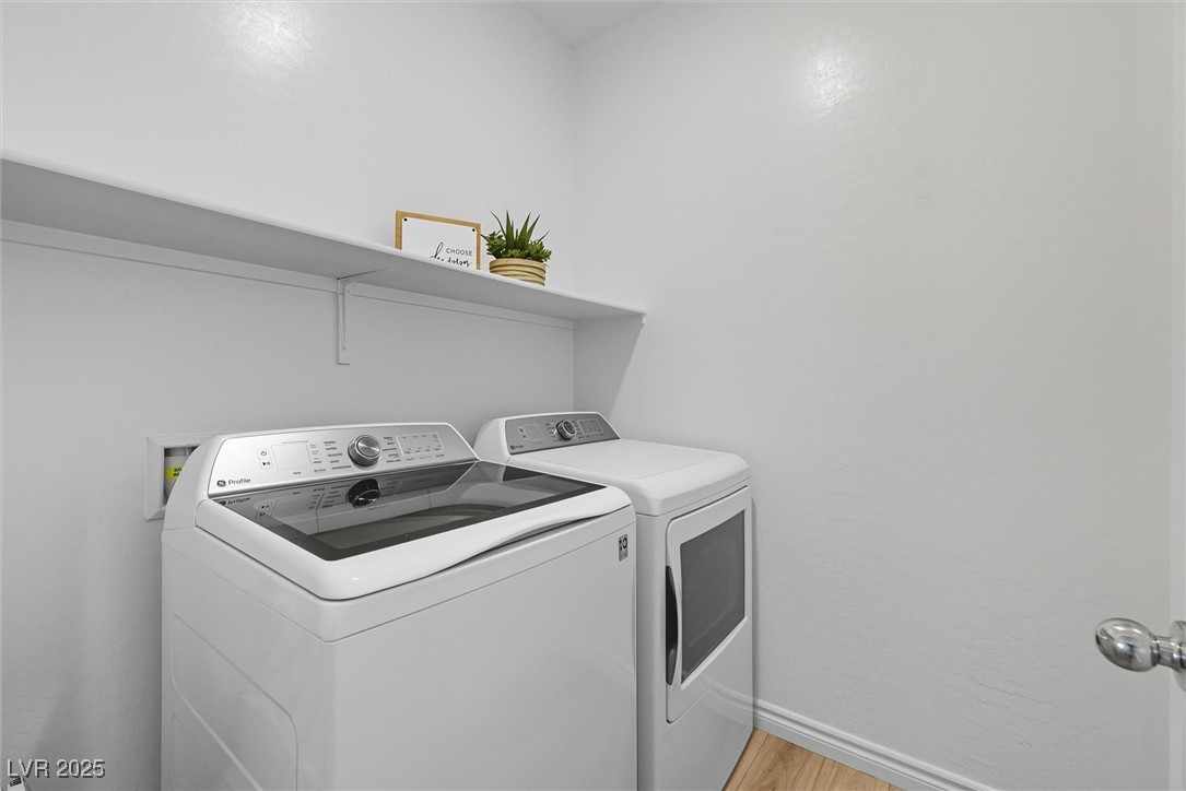 Las Vegas, Nevada 89138, United States, 4 Bedrooms Bedrooms, ,3 BathroomsBathrooms,Residential,Active,216240