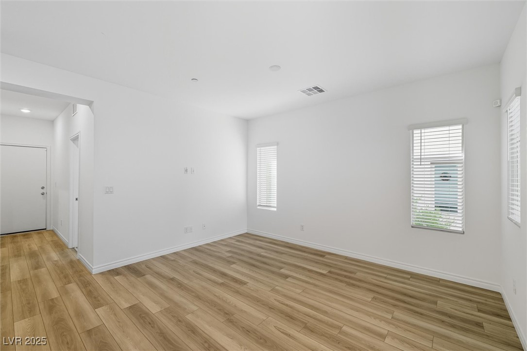 Las Vegas, Nevada 89138, United States, 4 Bedrooms Bedrooms, ,3 BathroomsBathrooms,Residential,Active,216240