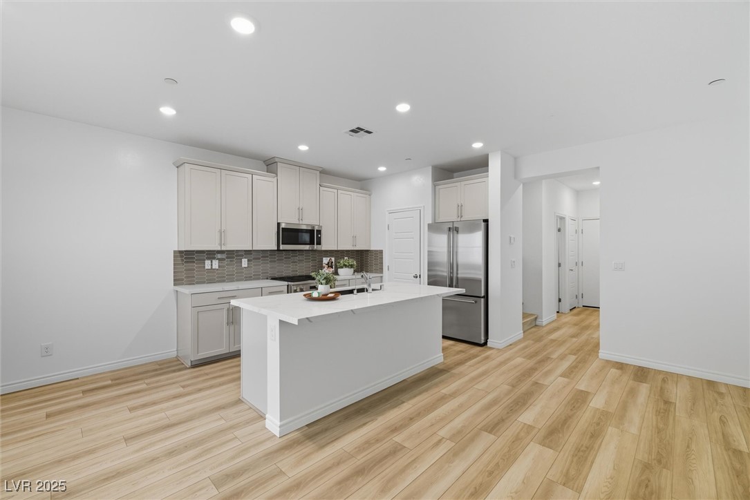 Las Vegas, Nevada 89138, United States, 4 Bedrooms Bedrooms, ,3 BathroomsBathrooms,Residential,Active,216240