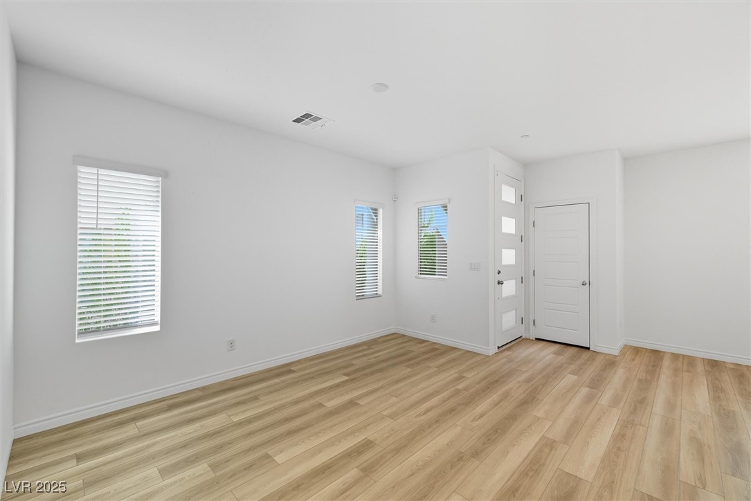 Las Vegas, Nevada 89138, United States, 4 Bedrooms Bedrooms, ,3 BathroomsBathrooms,Residential,Active,216240