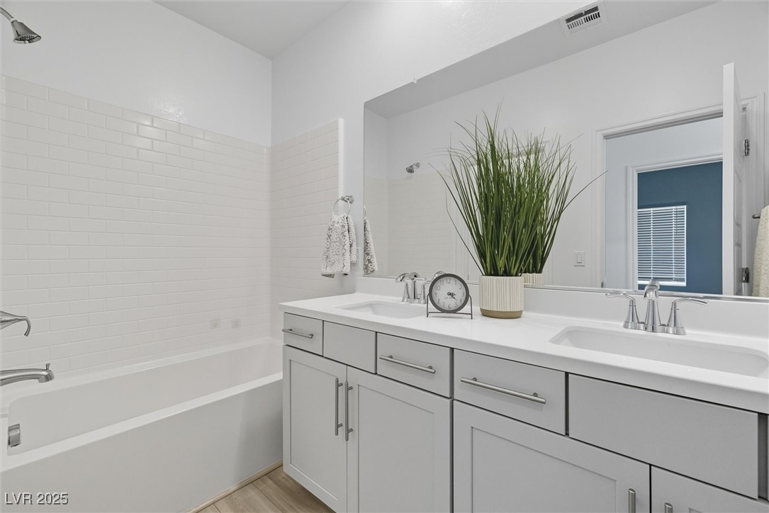 Las Vegas, Nevada 89138, United States, 4 Bedrooms Bedrooms, ,3 BathroomsBathrooms,Residential,Active,216240