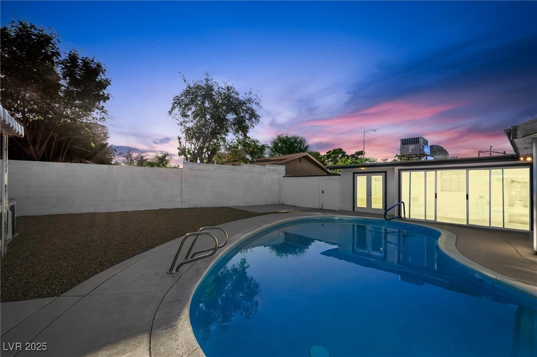 Las Vegas, Nevada 89121, United States, 4 Bedrooms Bedrooms, ,2 BathroomsBathrooms,Residential,Active,233454