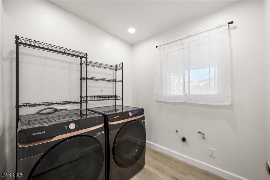 Las Vegas, Nevada 89121, United States, 4 Bedrooms Bedrooms, ,2 BathroomsBathrooms,Residential,Active,233454