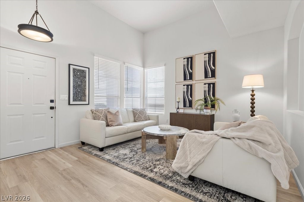 10653 Oak Apple Avenue