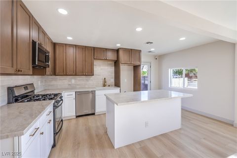 Photo of 30 Lowery Street, Henderson, NV 89015 (MLS # 2730932)