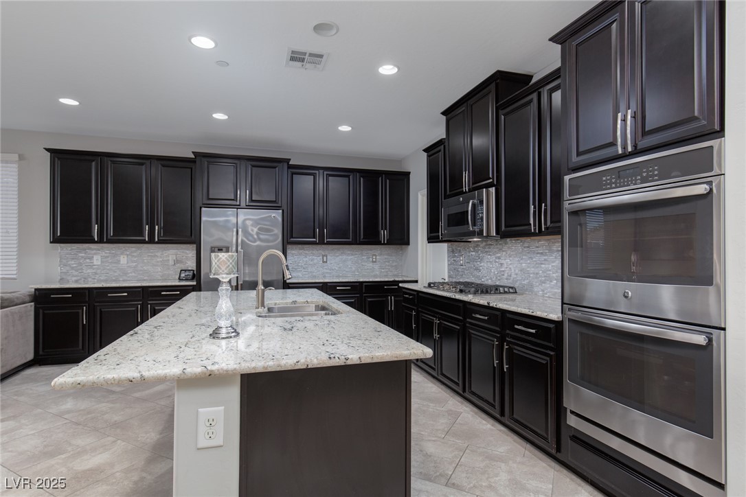1015 Solana Crest Street, Henderson, Nevada image 9