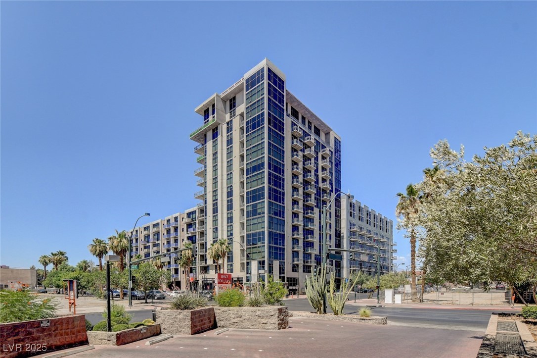 353 E Bonneville Avenue 754