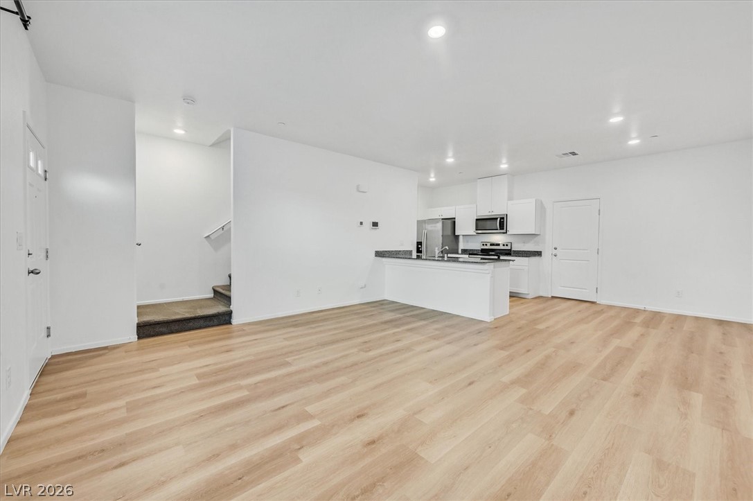 7484 Mountain Ledge Street