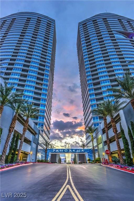 4575 Dean Martin Drive 1112