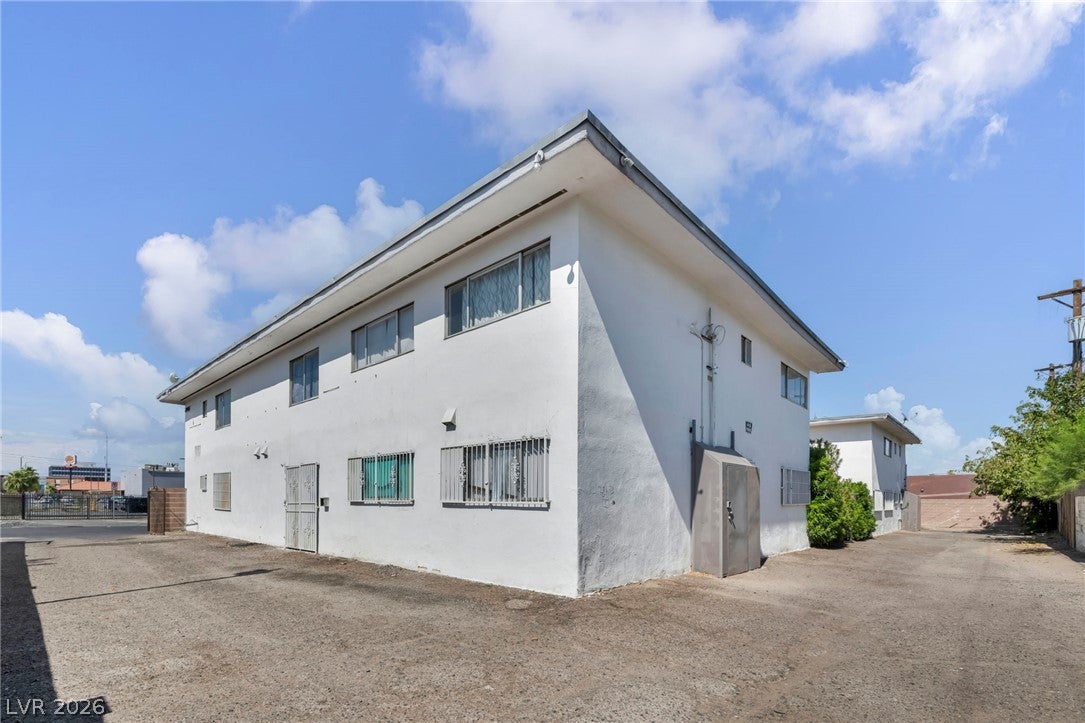 1153 Sierra Vista Drive