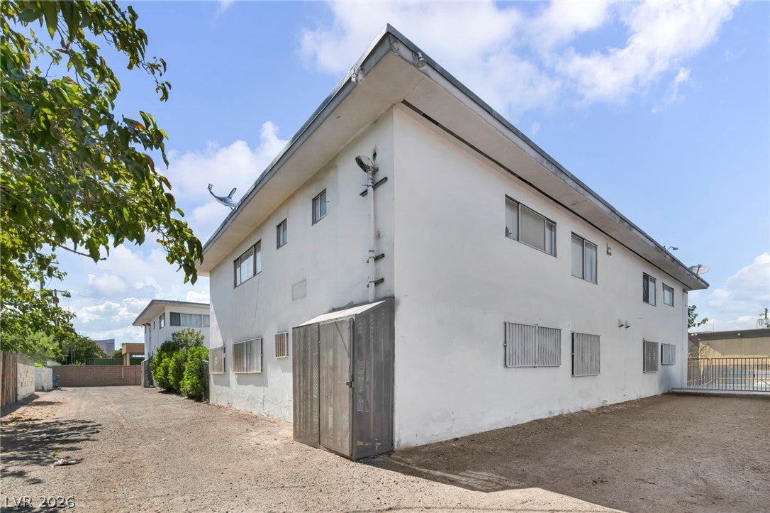 1153 Sierra Vista Drive