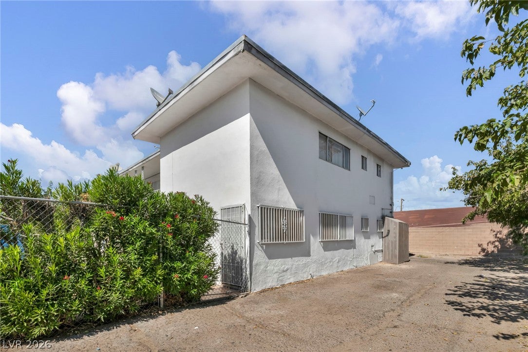 1153 Sierra Vista Drive