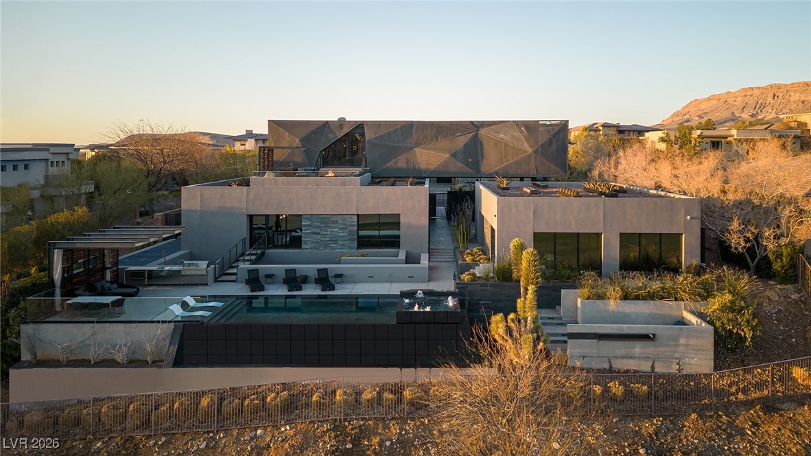 Properties 2 20 Soaring Bird Court