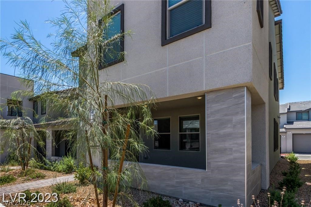 486 Fairview Hills Street