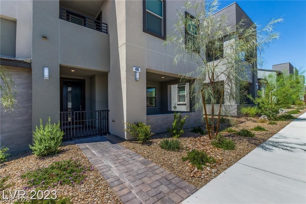 486 Fairview Hills Street