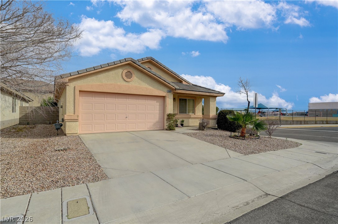 3900 Golden Glaze Street