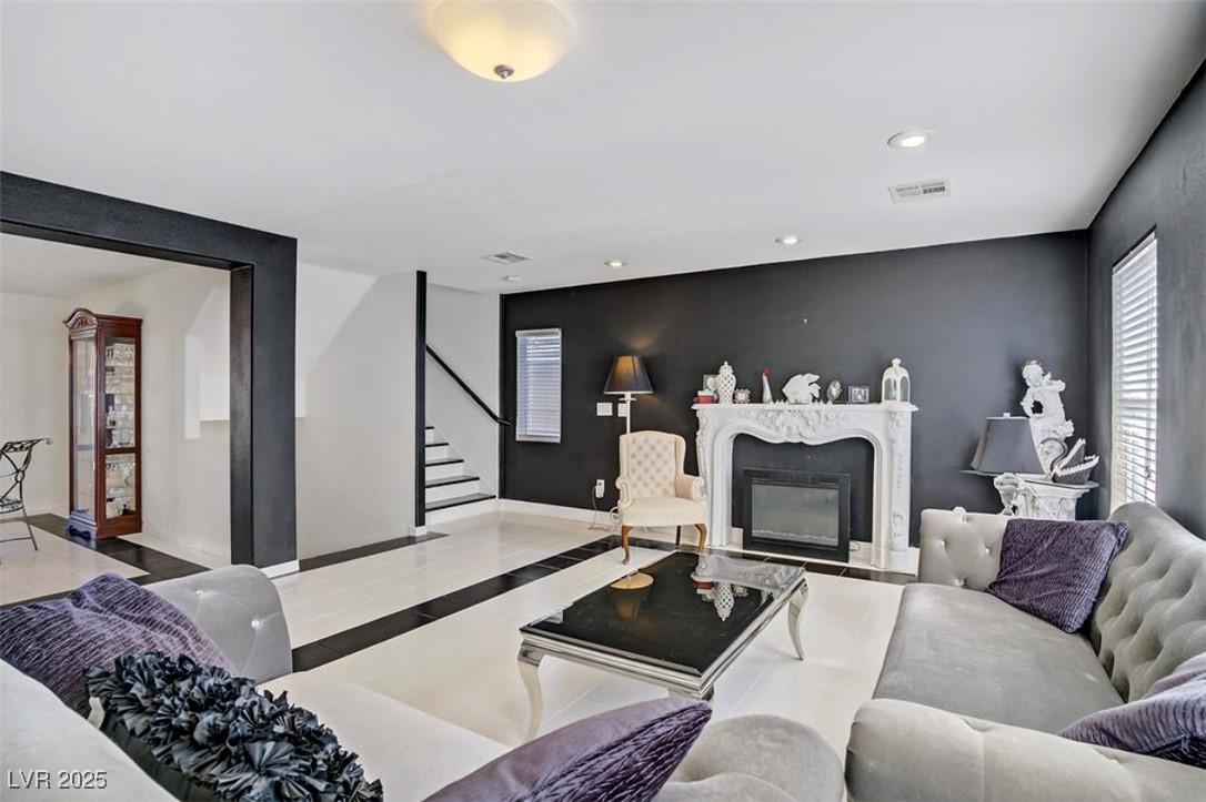 29 Marble Apex Avenue