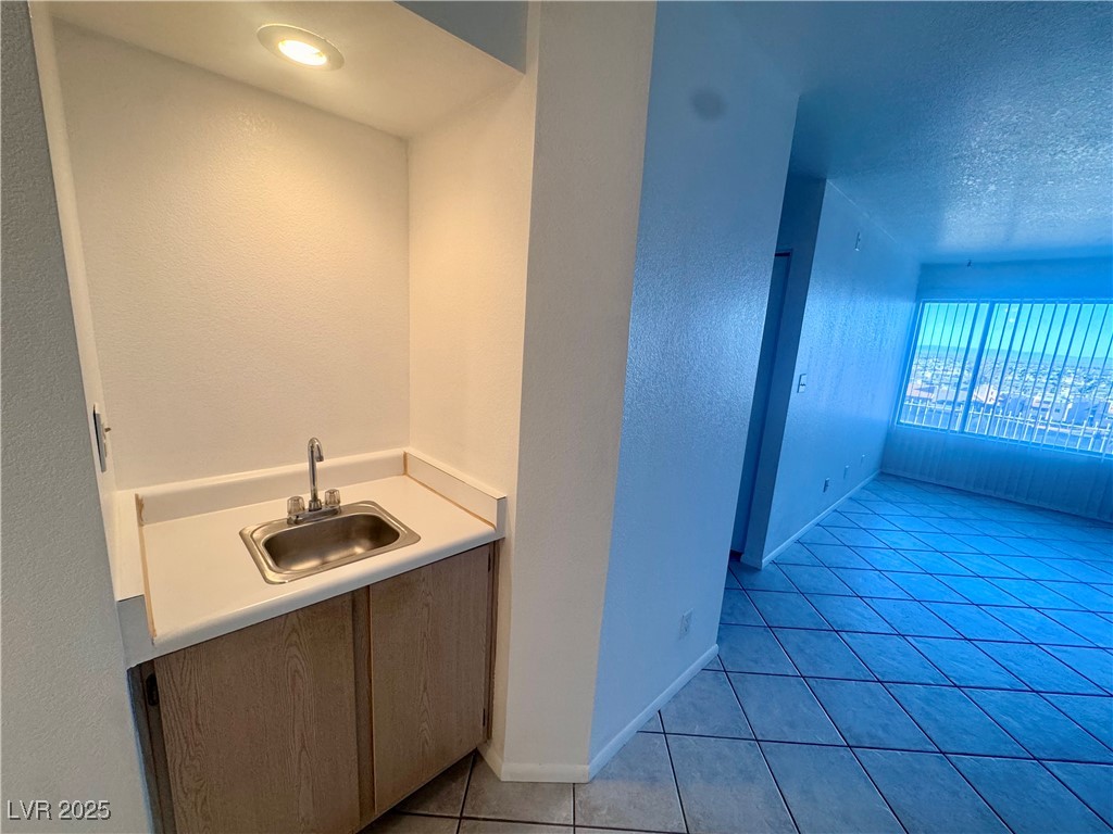 2064 Mesquite Lane #102, Laughlin, Nevada image 4