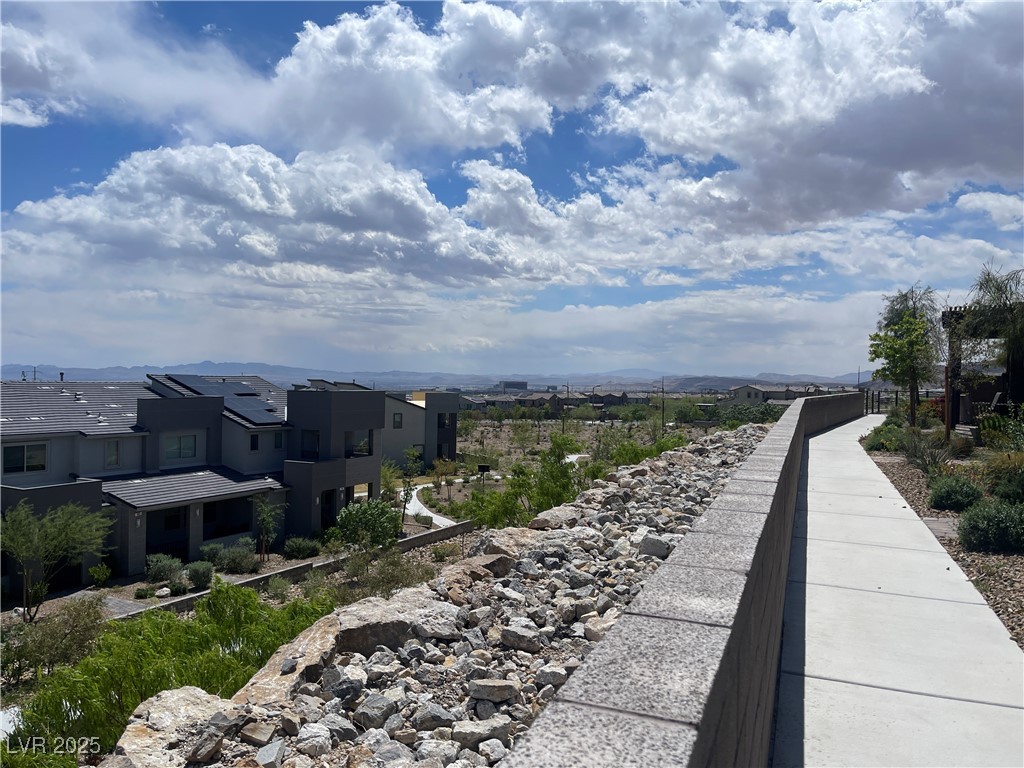 Properties 1 492 Pear Lake Street