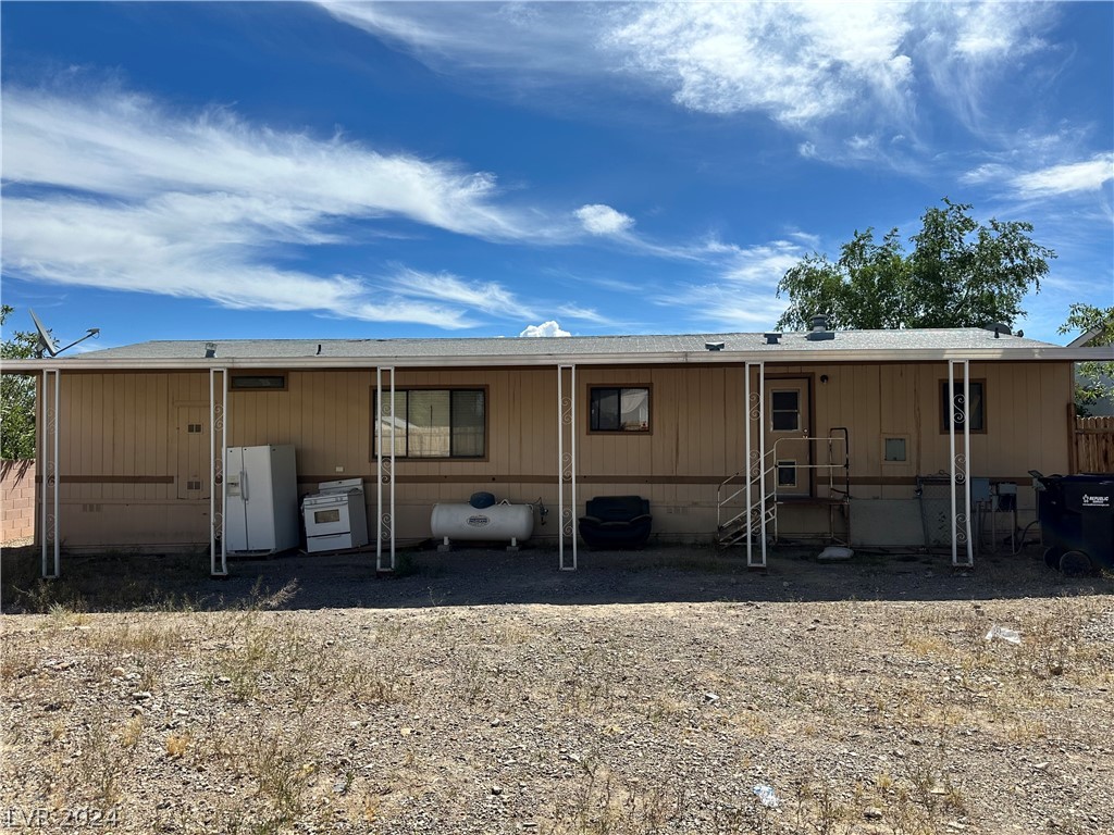 Photo 2 of 15 of 743 Stephanie Street mobile home