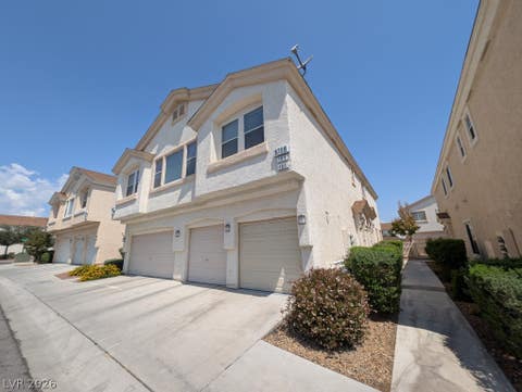 Townhouse For Rent - 8708 Tomnitz Avenue #101<br/> Clark County, Las Vegas, NV 89178