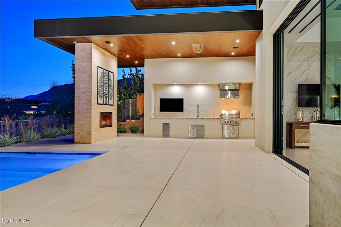 Las Vegas, Nevada 89135, United States, 4 Bedrooms Bedrooms, ,4 BathroomsBathrooms,Residential,Active,93862