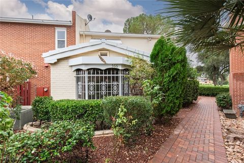 Photo of 566 Tam O Shanter, Las Vegas, NV 89109 (MLS # 2736931)