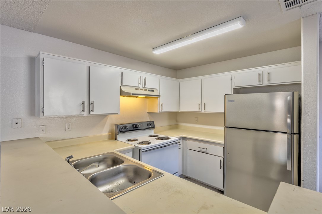 2977 Juniper Hills Boulevard 104