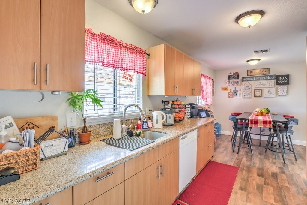 Photo 9 of 25 of 121 Kola Street house