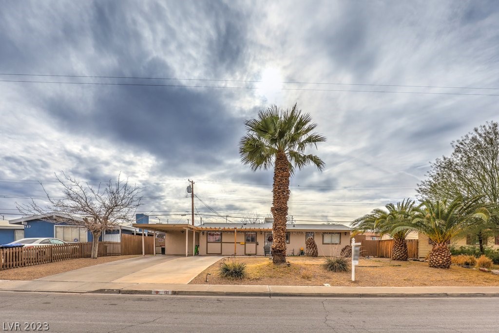 Photo 2 of 25 of 121 Kola Street house
