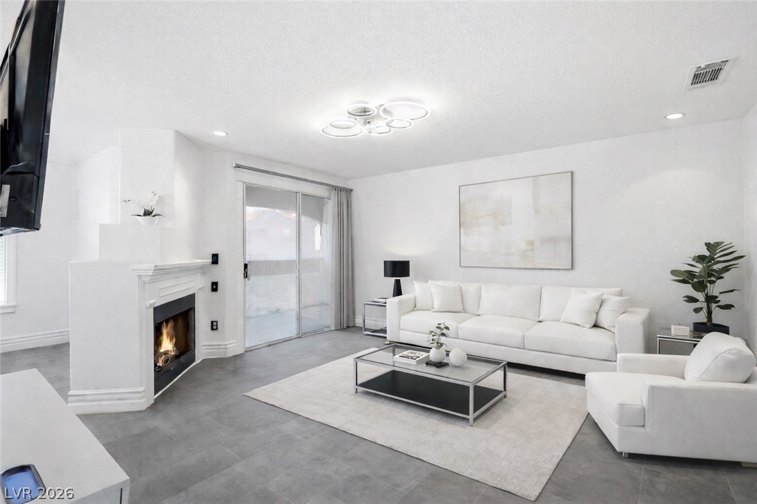 698 S Racetrack Road 724