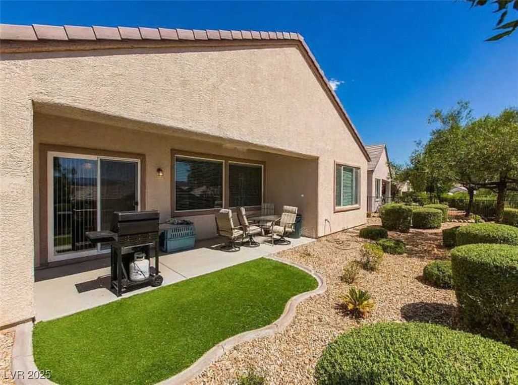 Properties 1 2473 Luminous Stars Street